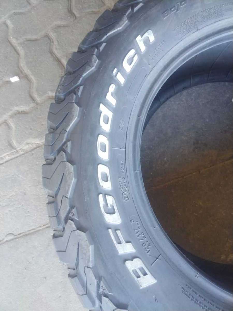 265/65/17 x 4 BF Goodrich AT. 65% life