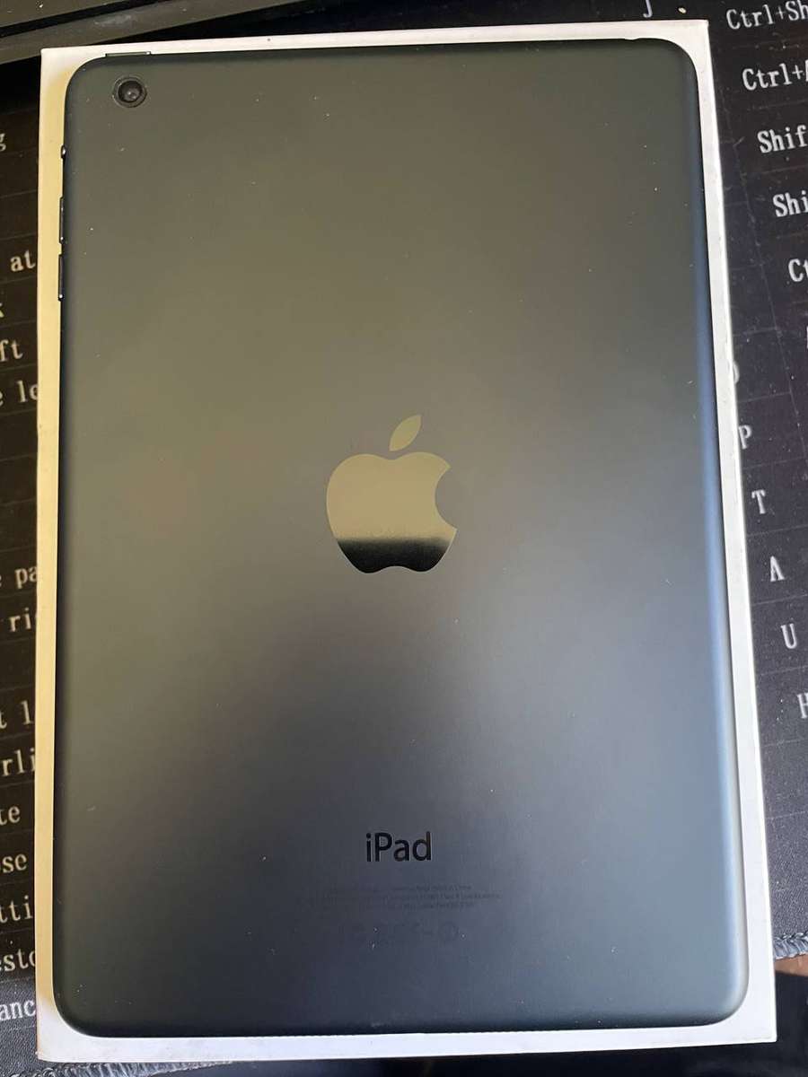 Ipad Mini in Mint Condition - Boxed - 16GB - A1432