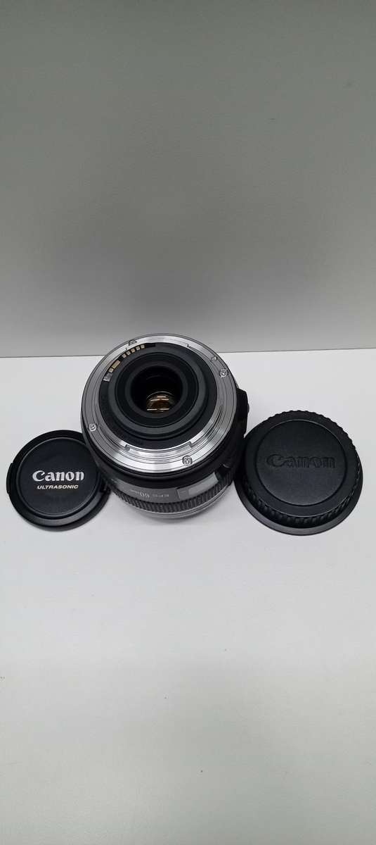 Canon EF 18-135mm f3.5-5.6 USM IS Zoom lens