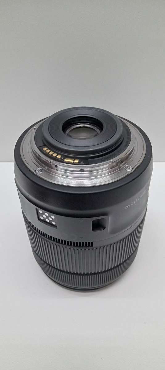 Canon EF 18-135mm f3.5-5.6 USM IS Zoom lens