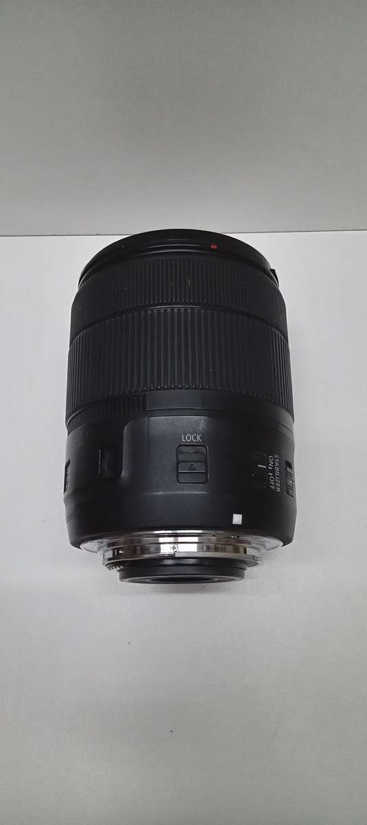 Canon EF 18-135mm f3.5-5.6 USM IS Zoom lens