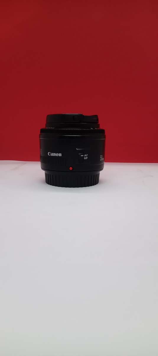 Canon EF 50mm 1:1.8 prime lens