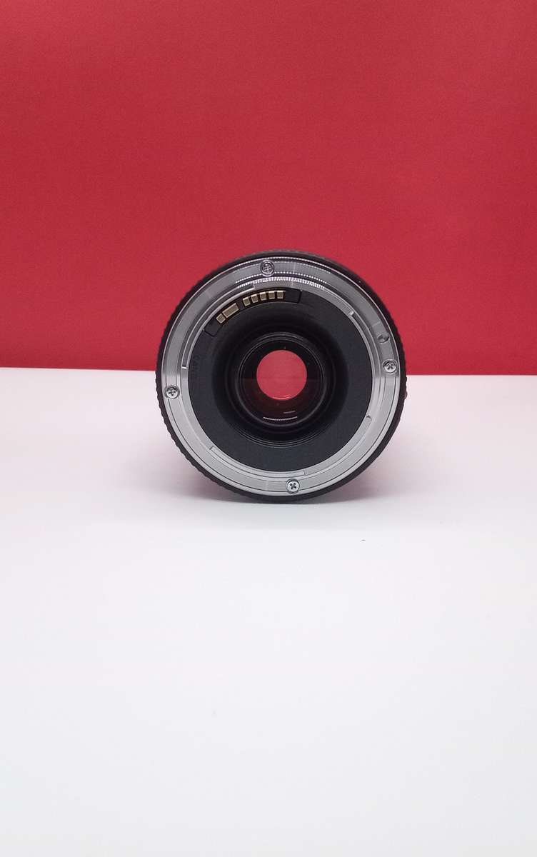 Canon EF 75-300mm Zoom lens