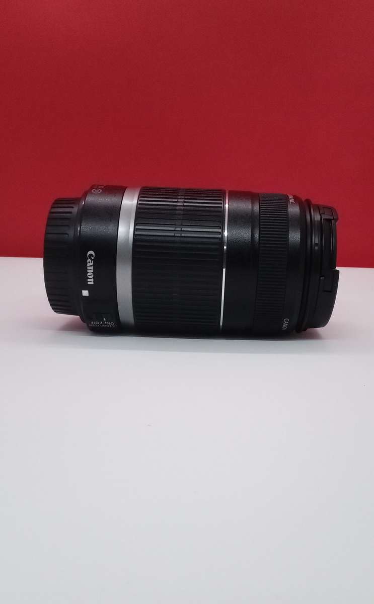 Canon EF 55-250mm IS Zoom lens