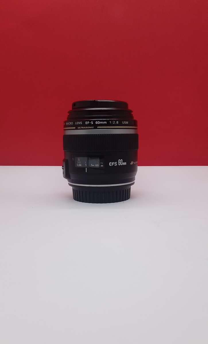 Canon EF 60MM f2.8 USM macro lens
