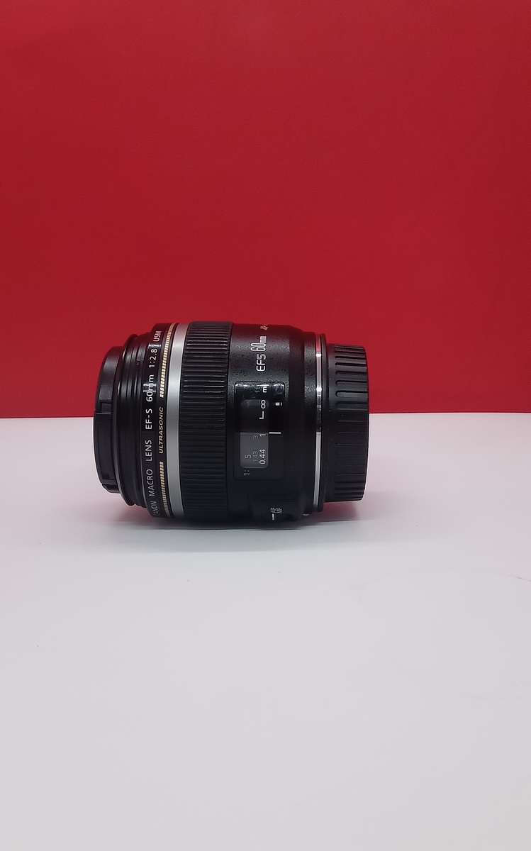 Canon EF 60MM f2.8 USM macro lens