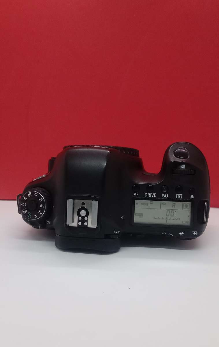 Canon 6D body +50mm1.8 prime lens (Combo)