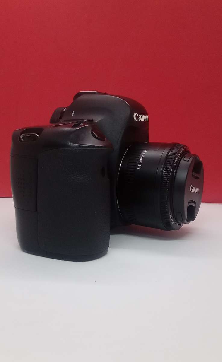 Canon 6D body +50mm1.8 prime lens (Combo)