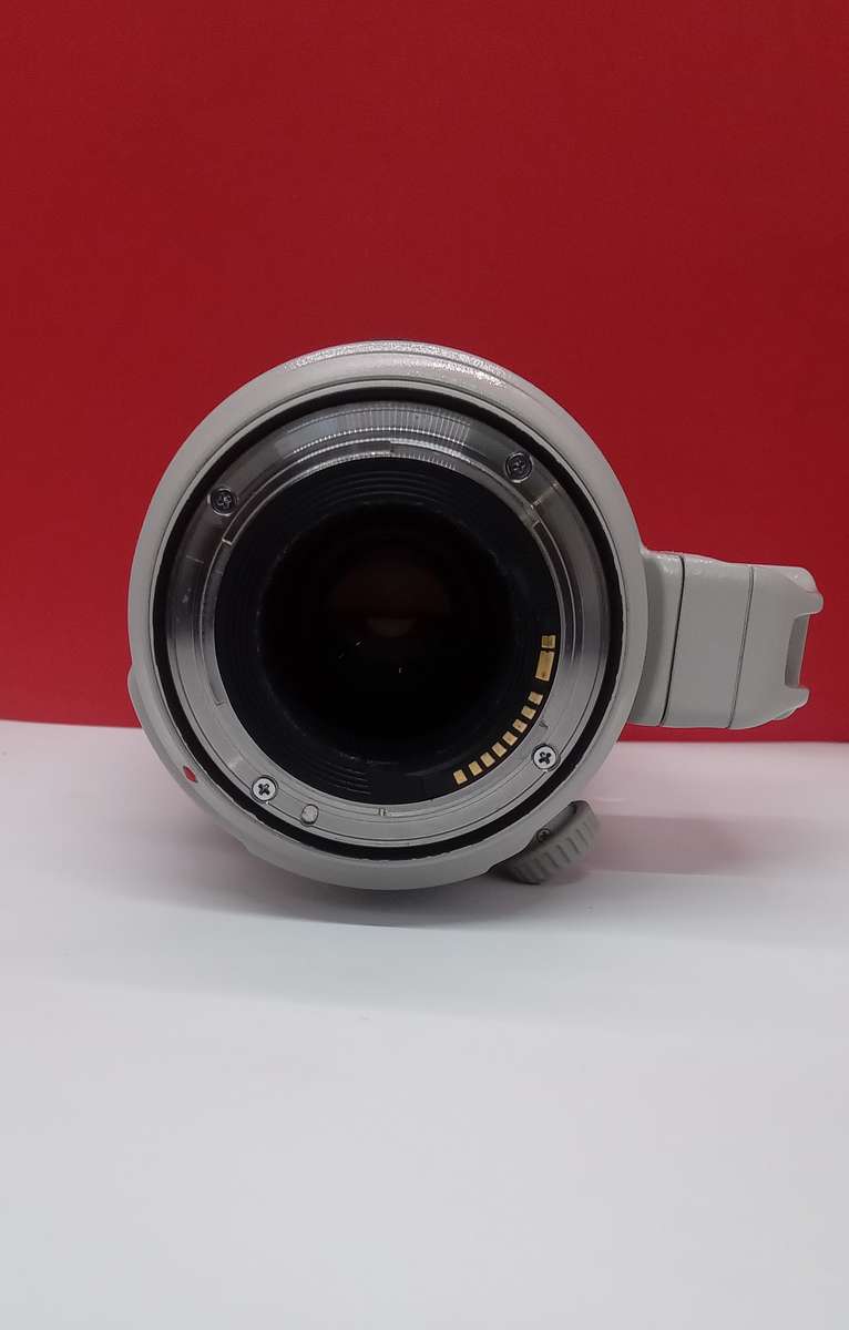 Canon EF 100-400mm f4.5-5.6 L IS II USM ZOOM LENS