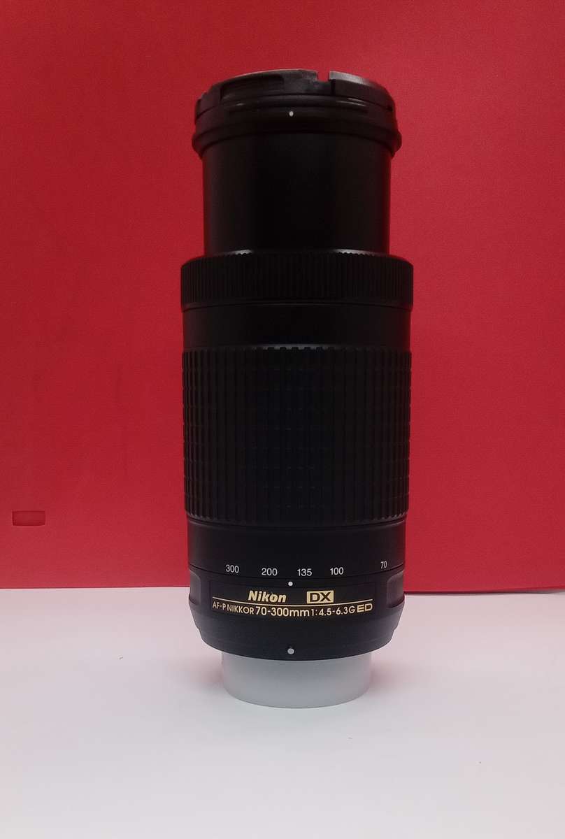Nikon AFP 70-300mm f4.5-6.3G ED zoom lens