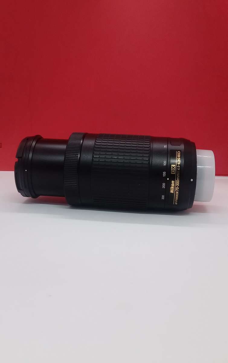 Nikon AFP 70-300mm f4.5-6.3G ED zoom lens