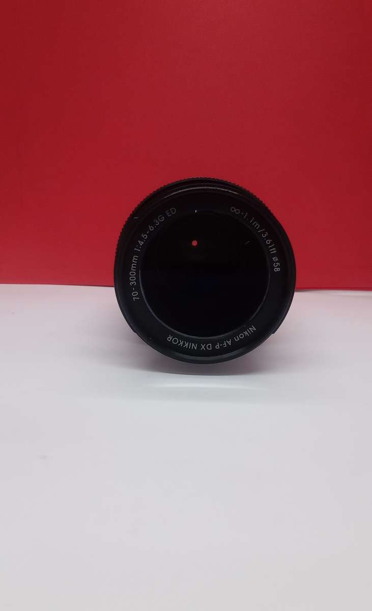 Nikon AFP 70-300mm f4.5-6.3G ED zoom lens