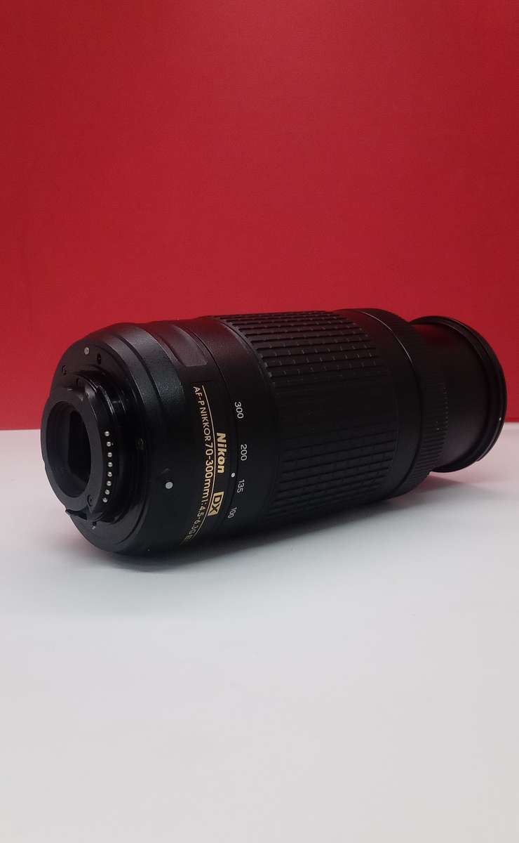 Nikon AFP 70-300mm f4.5-6.3G ED zoom lens