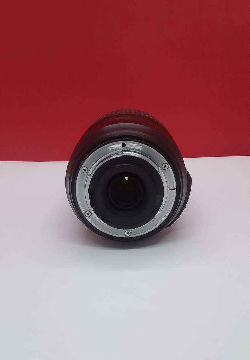 Nikon AFS 55-300mm f4-5.6 G VR Zoom lens