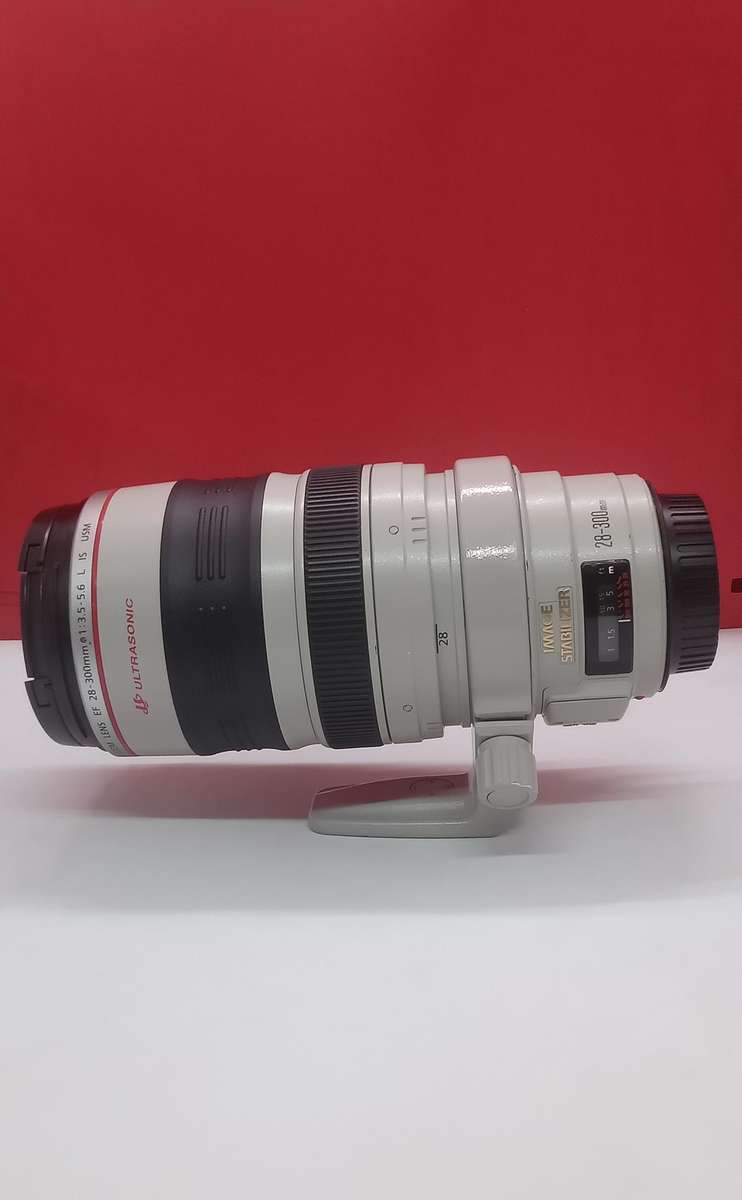 Canon EF 28-300mm 1:3.5-5.6 L IS USM