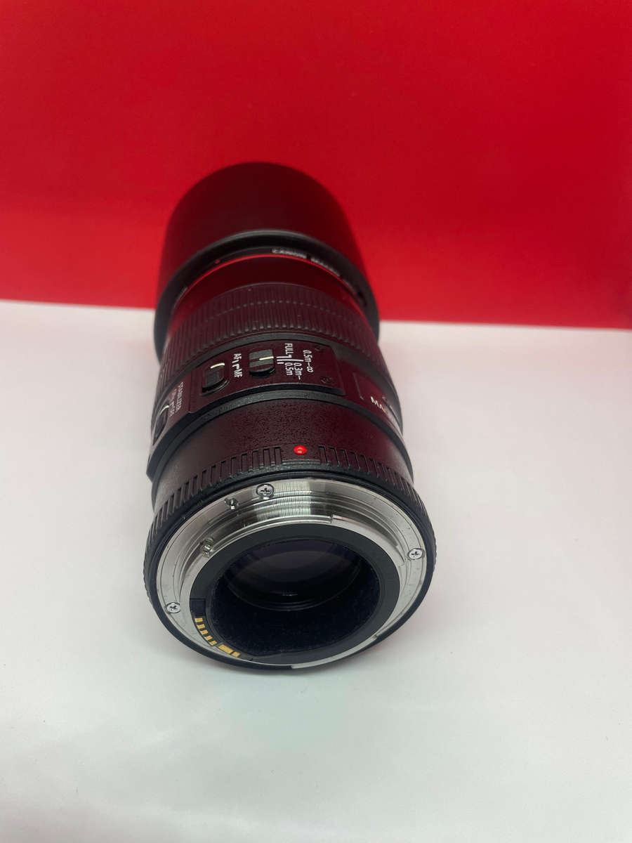 Canon EF 100mm 1:2.8 L IS USM Macro lens