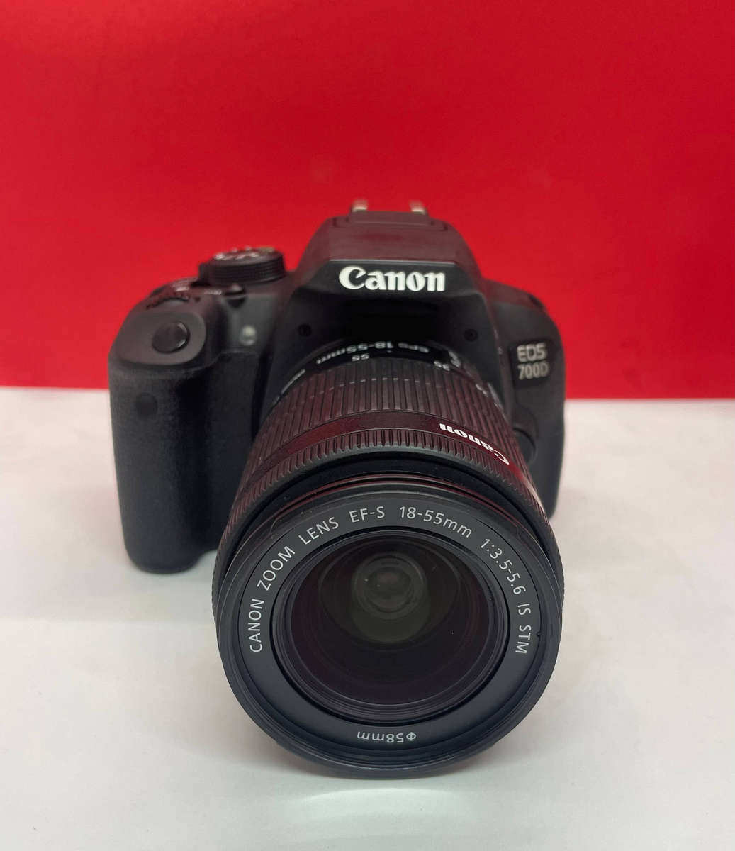 Canon 700d slr camera