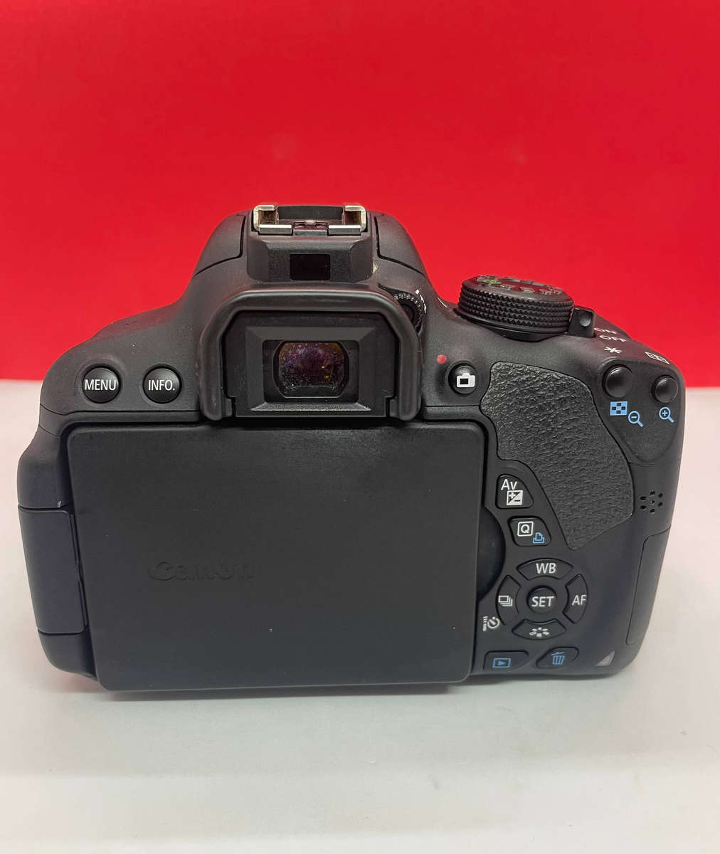 Canon 700d slr camera