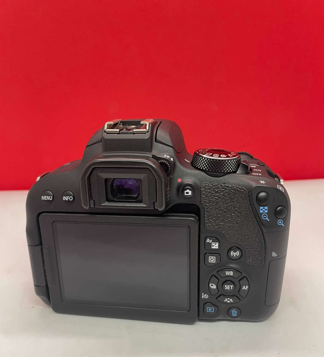 Canon EOS 800d slr camera
