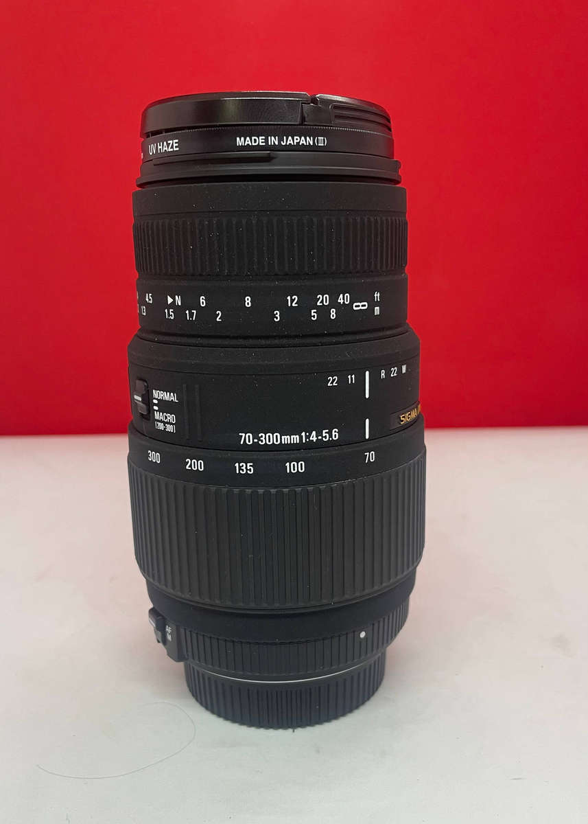 Sigma 70-300mm 1:4-5.6 zoom lens for nikon cameras