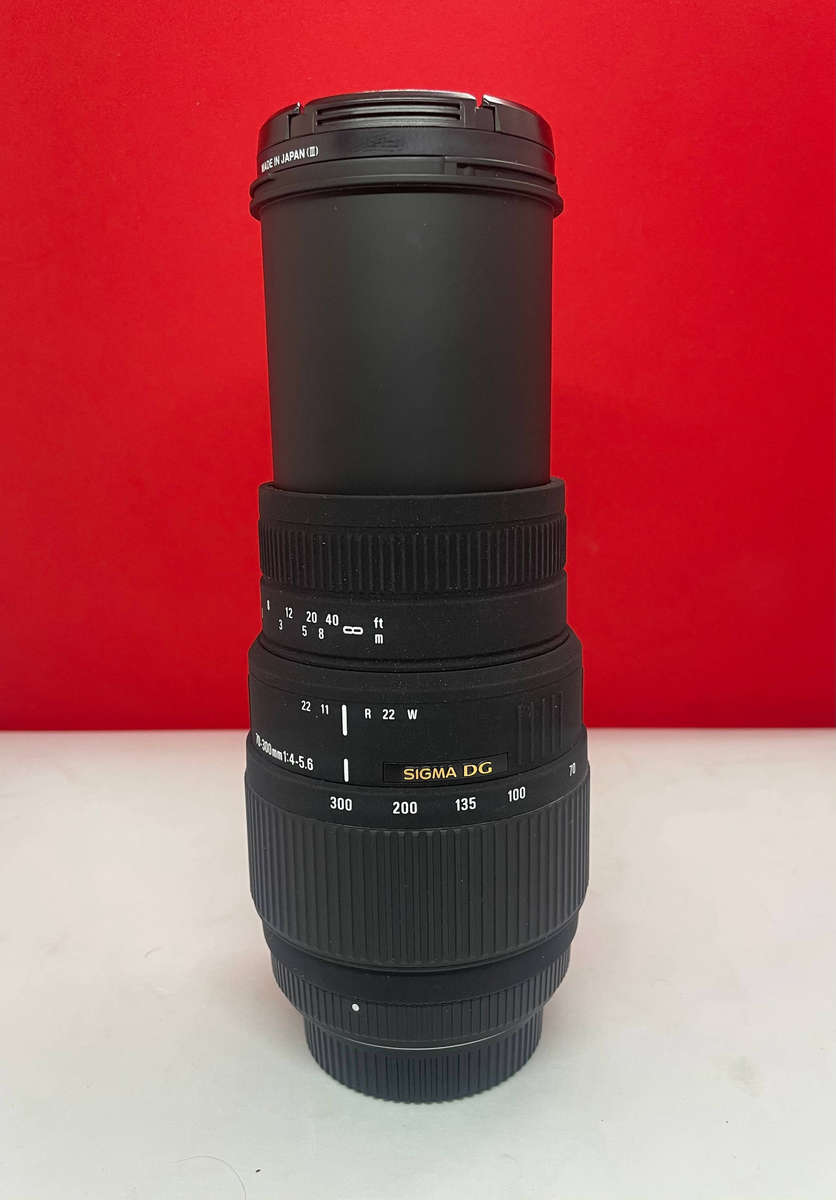 Sigma 70-300mm 1:4-5.6 zoom lens for nikon cameras