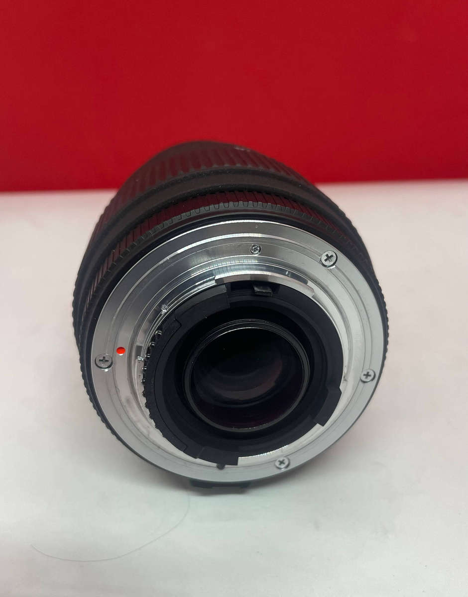 Sigma 70-300mm 1:4-5.6 zoom lens for nikon cameras