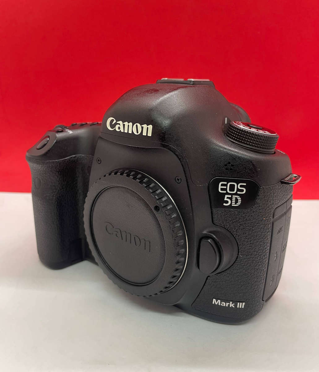 Canon 5D mark III full frame camera (BODY)