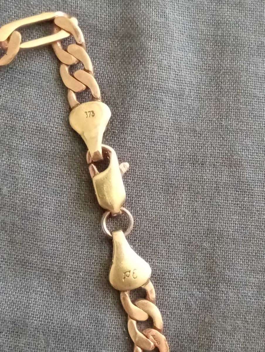 Old gold Figaro chain