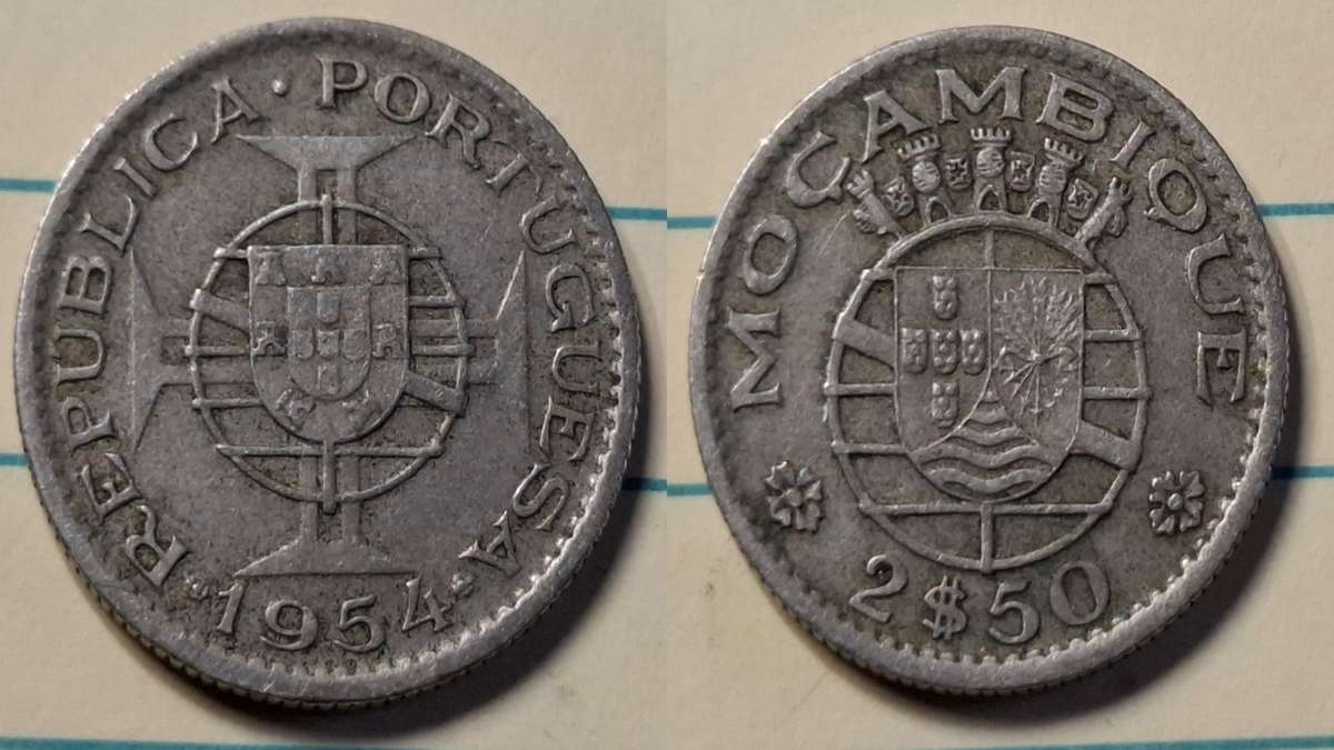 1954 - Mozambique - 2.50 Escudos - Shield of Portuguese Mozambique  - Demonetised Yes - Copper-nicke