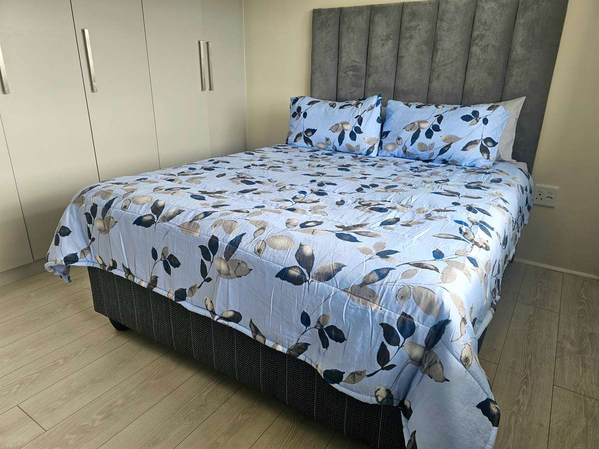 3-Piece Queen Comforter Set  Soft & Elegant