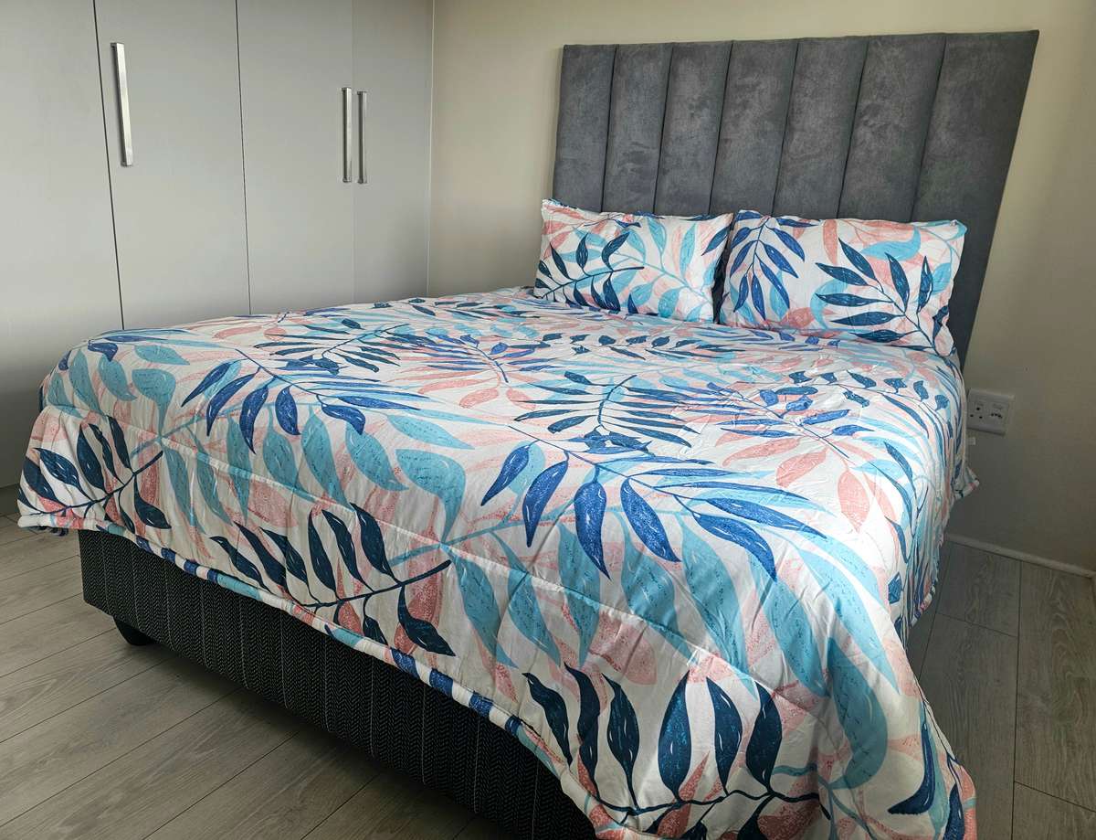 3-Piece Queen Comforter Set  Soft & Elegant