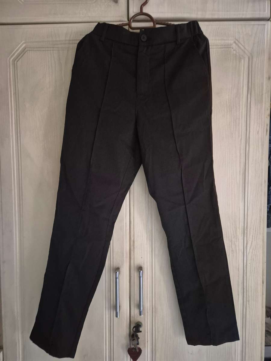 SHEIN MENS FORMAL PANTS SIZE SMALL BRAND NEW