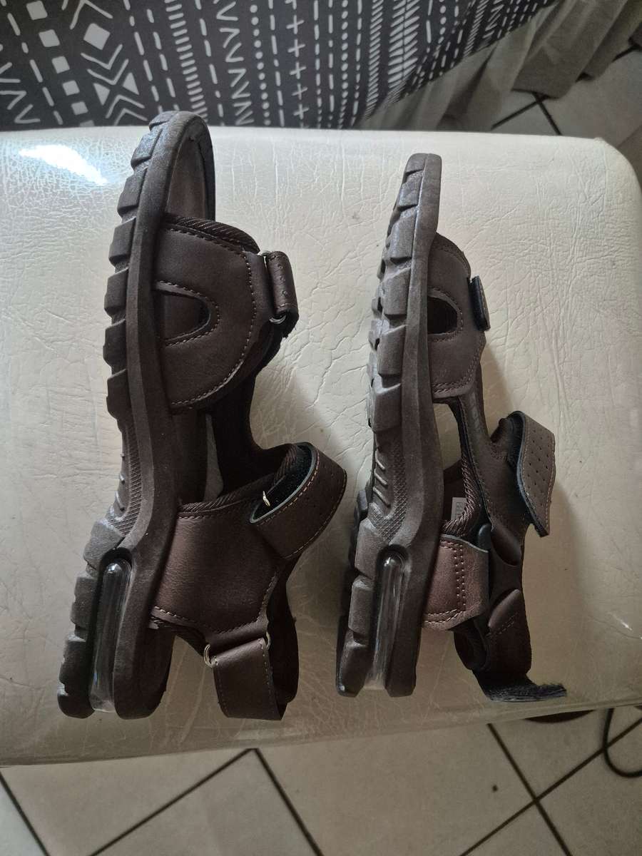 SOVIET MENS SANDALS SIZE 6 BROWN BRAND NEW