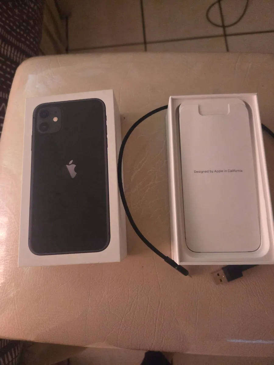 LATE ENTRY IPHONE 11 128 GIG BLACK PLEASE READ FIRST