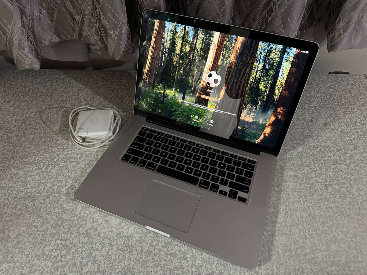 Apple MacBook Pro 15-inch Mid 2015 i7 512GB Retina Display