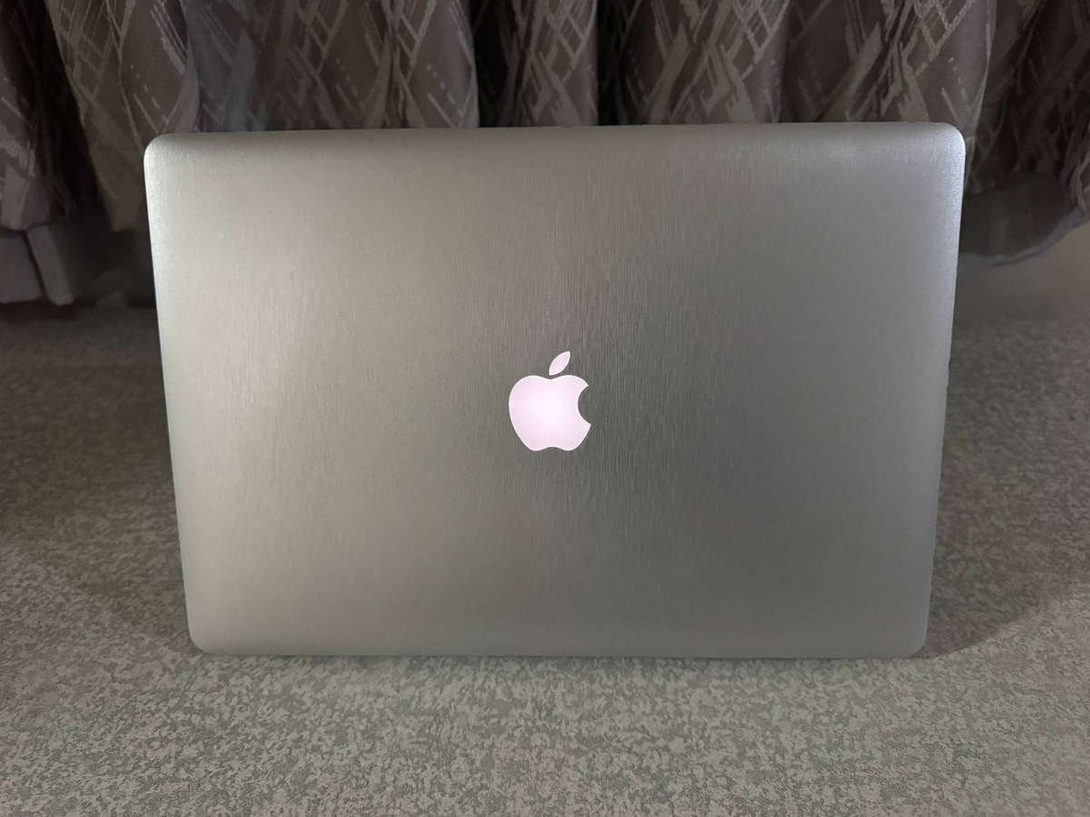 Apple MacBook Pro 15-inch Mid 2015 i7 512GB Retina Display