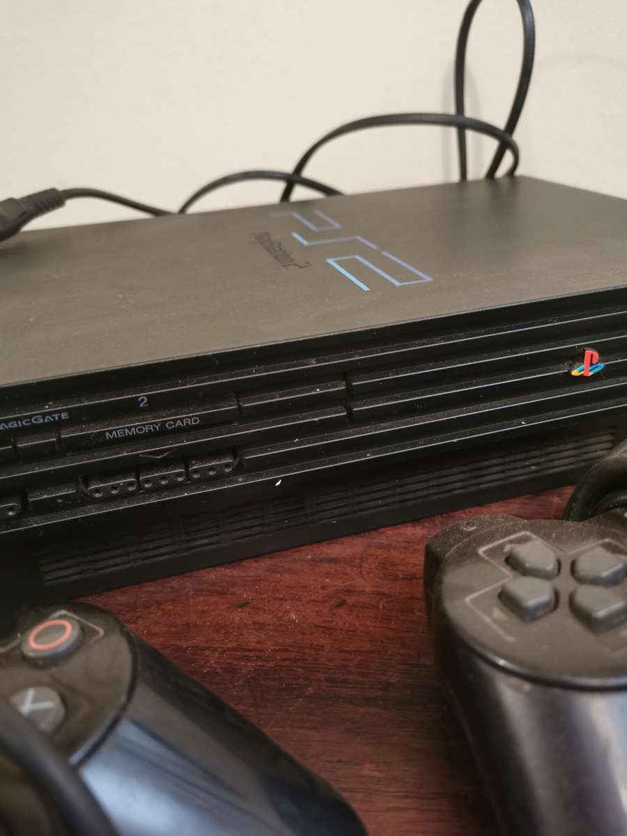 Original Fat Console for PlayStation 2 with Memory Card and 2 Remotes