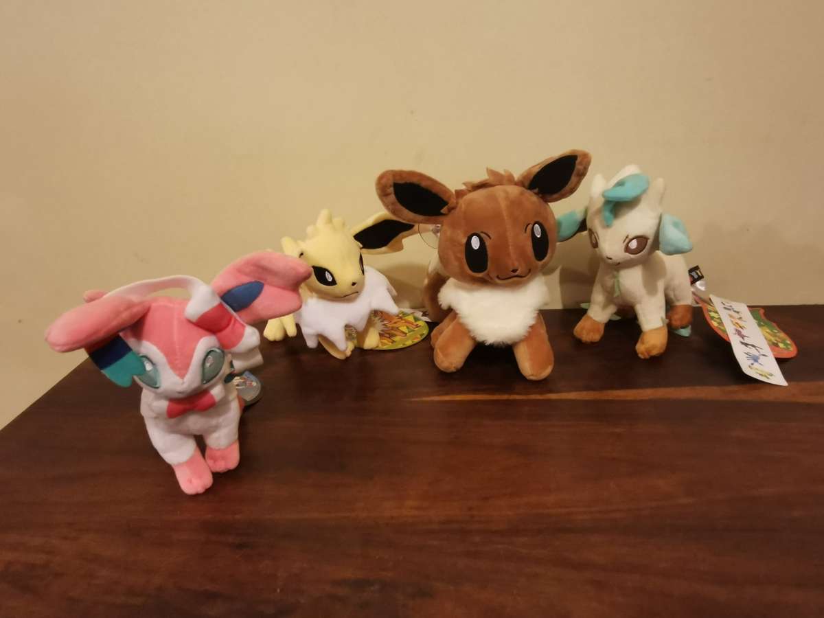 Pokémon Plushy Collection - Evee and Friends