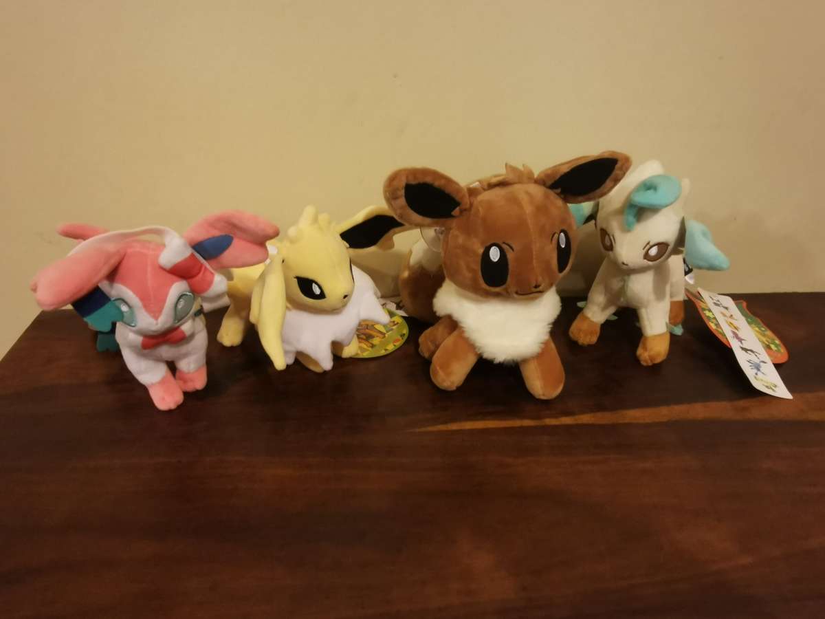 Pokémon Plushy Collection - Evee and Friends