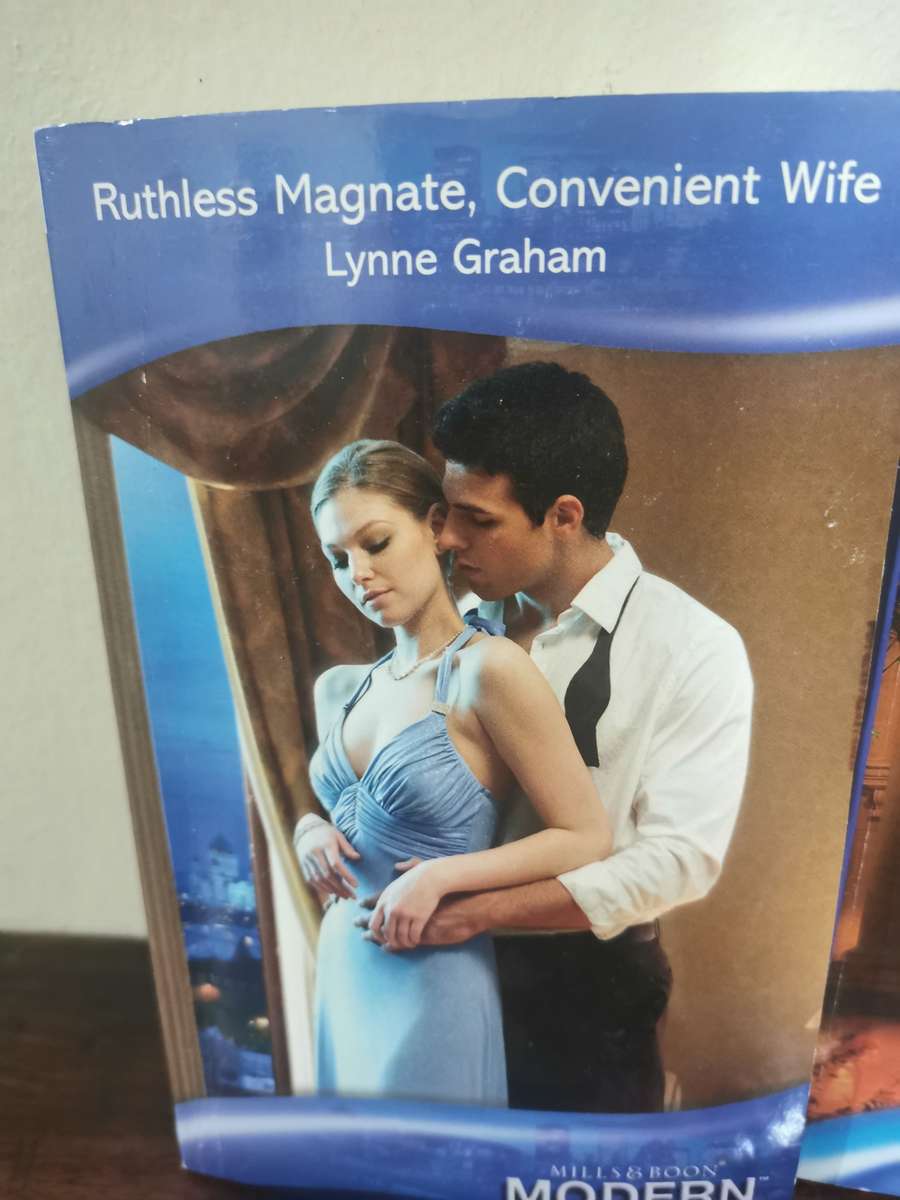 Mills and Boon Modern Romance Series x6 books