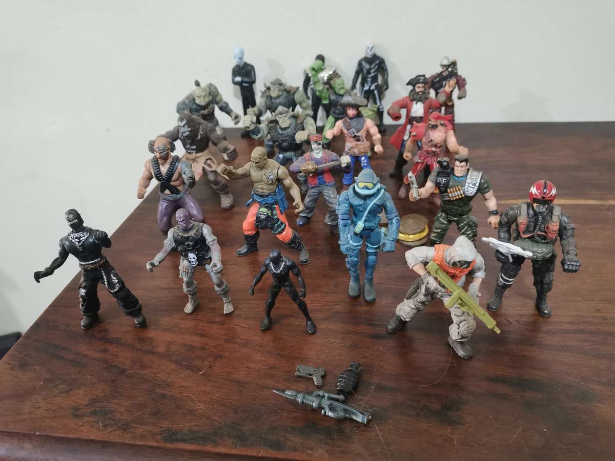 Action Figure Collection of x22 Individuals - see pics