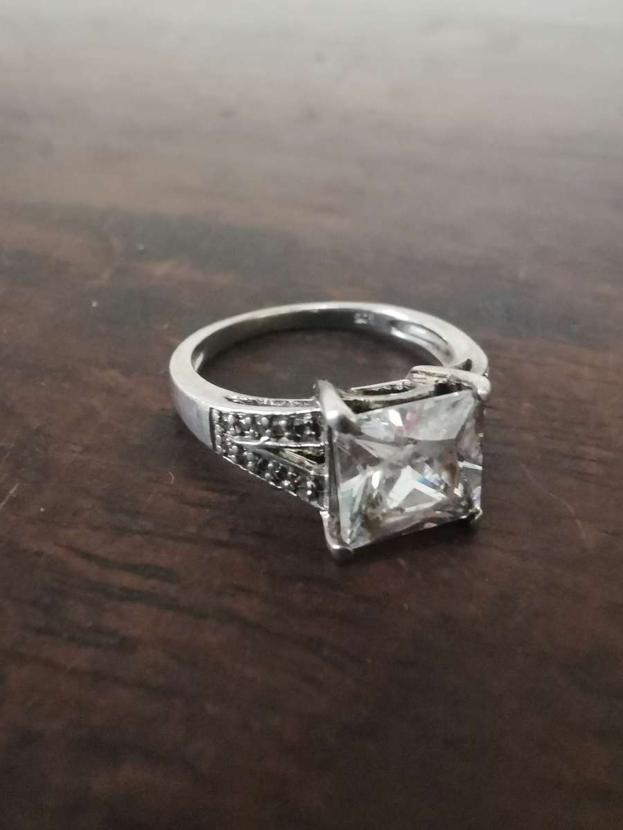 Breathtaking Sterling Silver Ring with a Large Center Stone