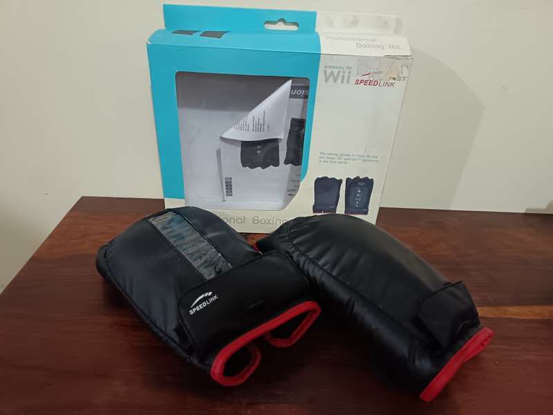 Nintendo Wii Boxing Kit