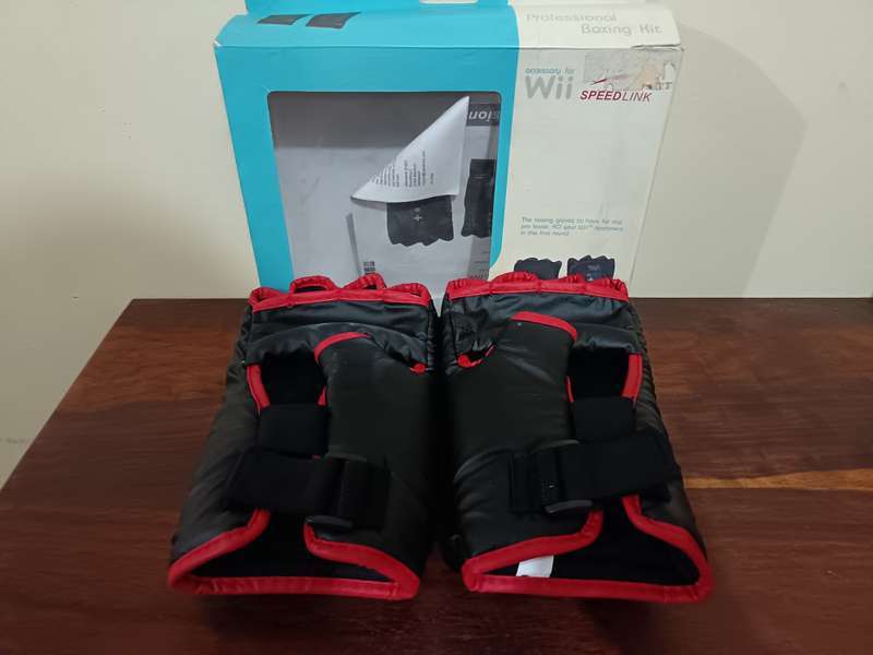 Nintendo Wii Boxing Kit