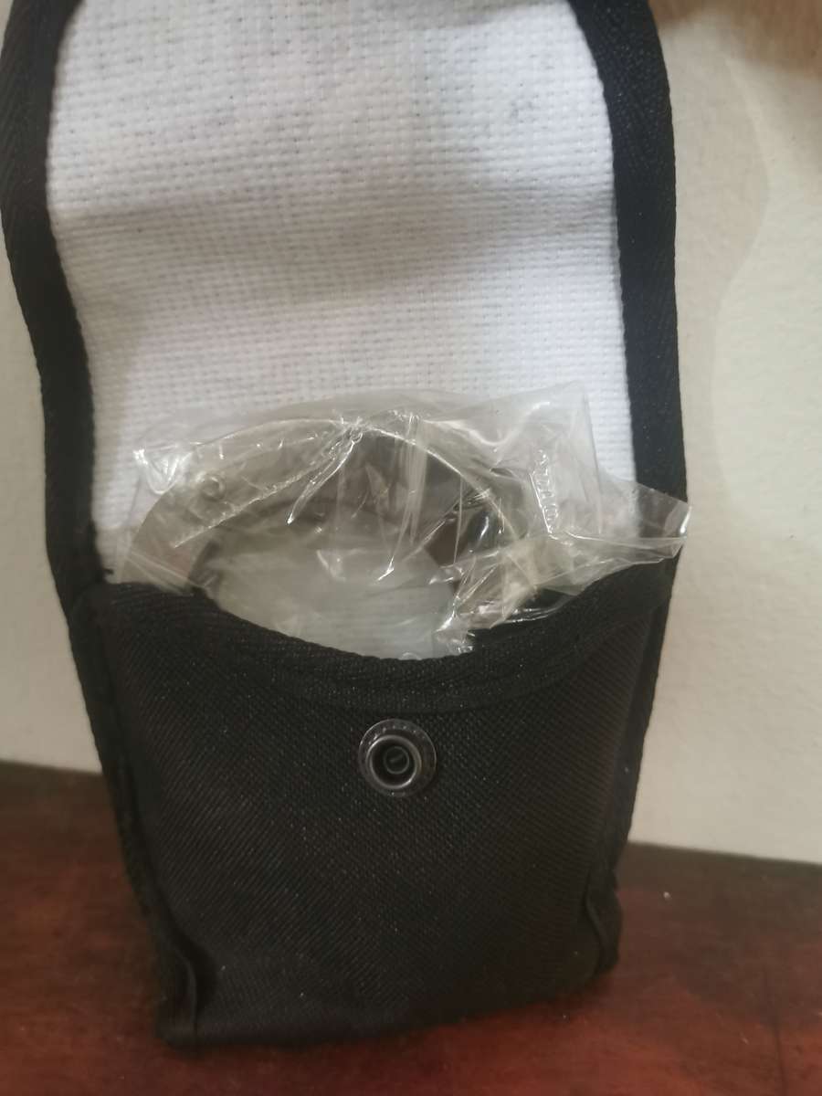 Heavy Duty Handcuffs with Pouch