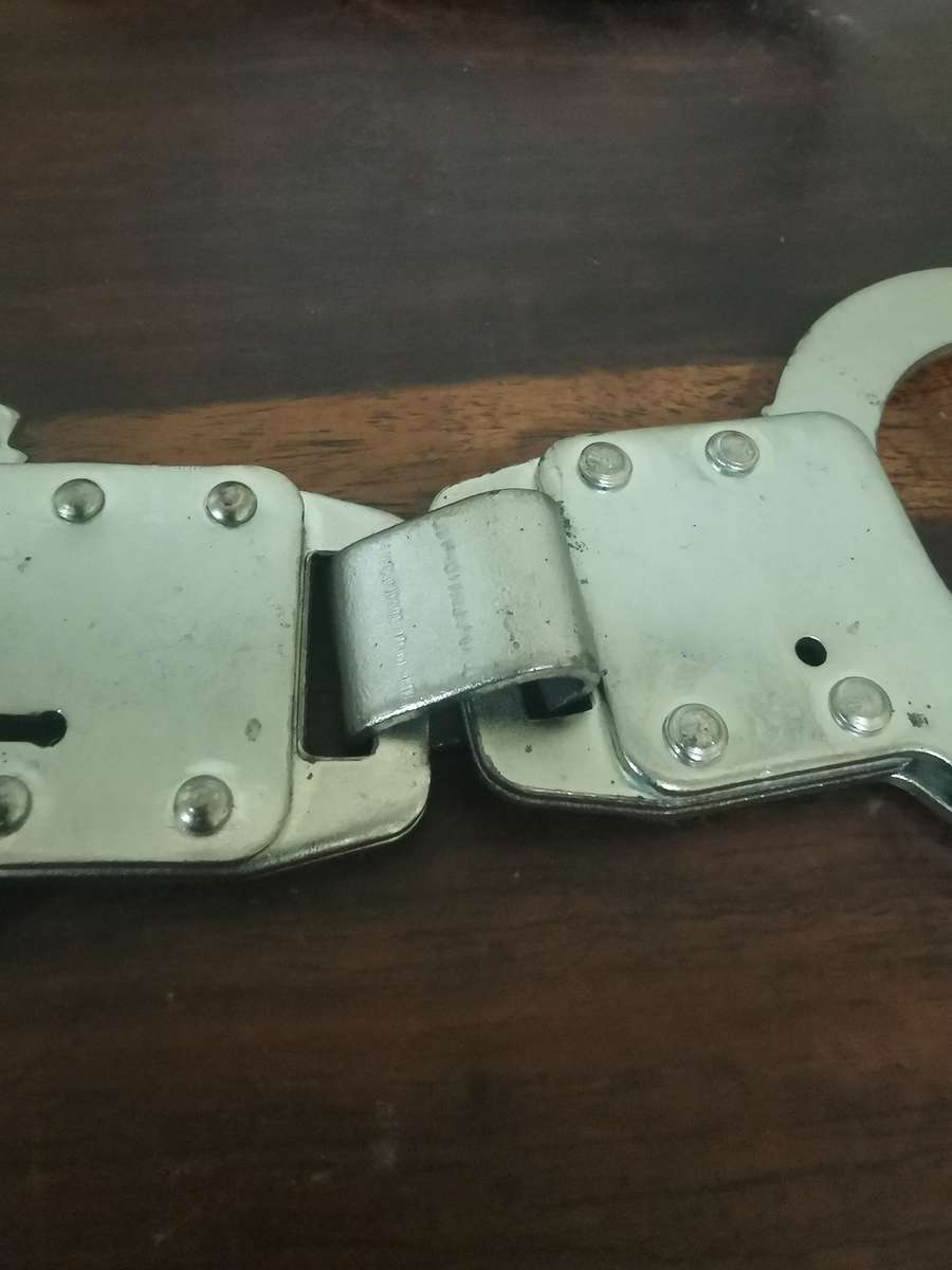 Heavy Duty Handcuffs with Pouch