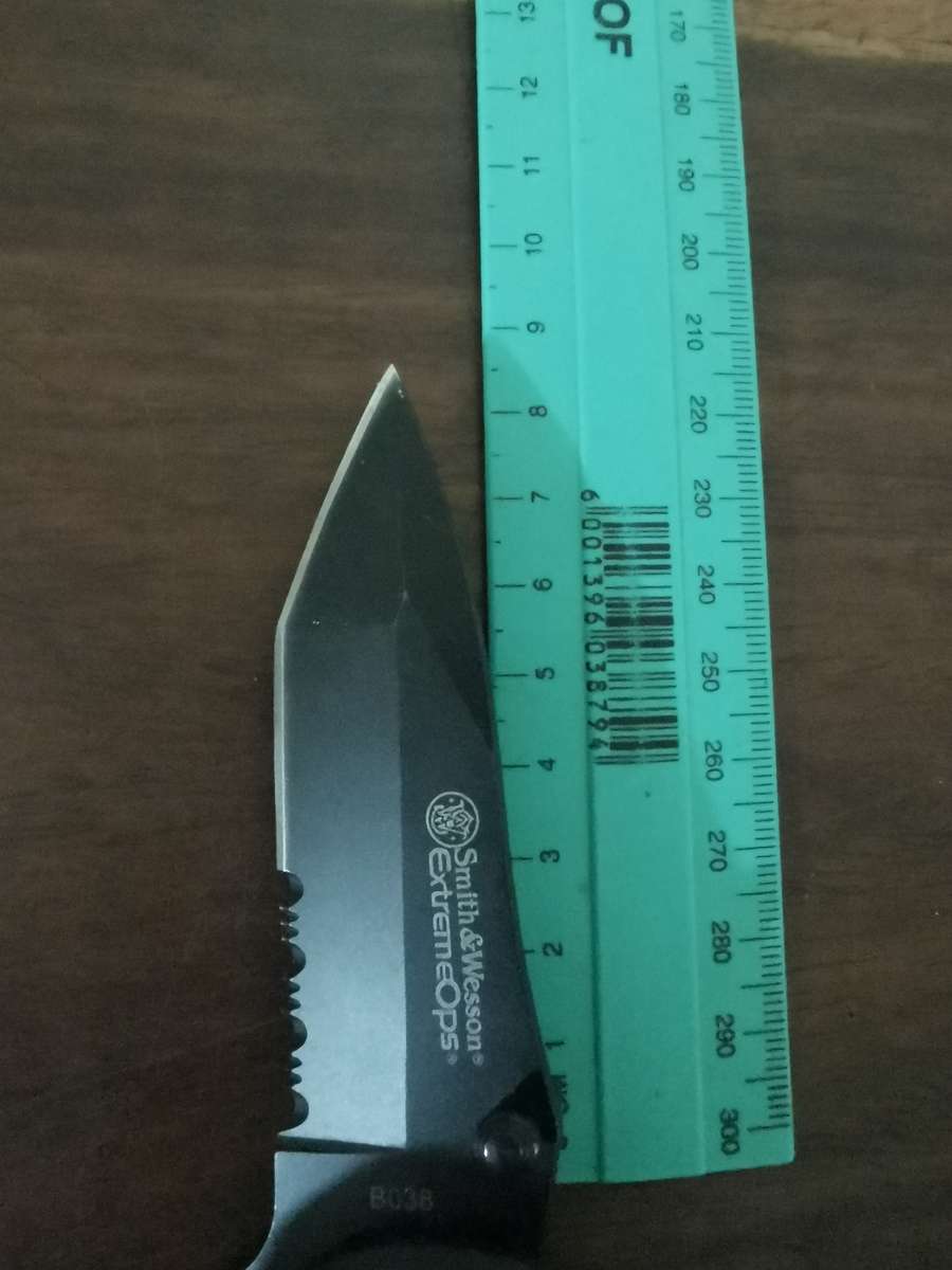 Smith and Wesson Extreme Opps Switchblade