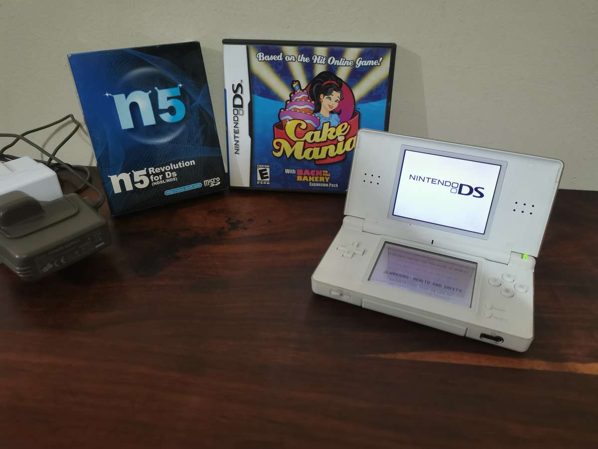 Nintendo DS Combo - see pics and description