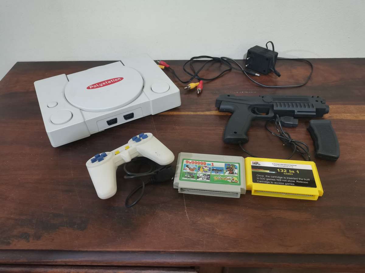 Retro Polystation Console with Games