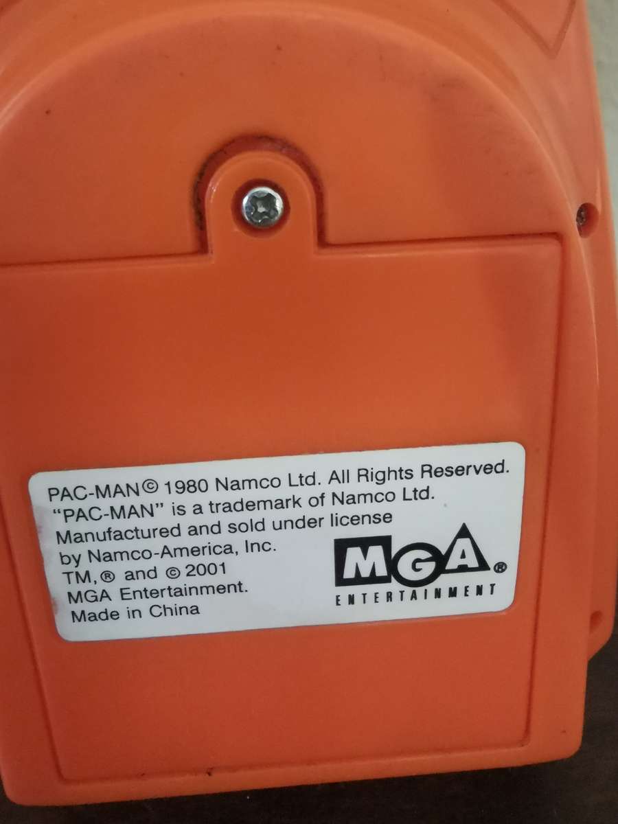 2001 Pacman Electronic Handheld Arcade Game